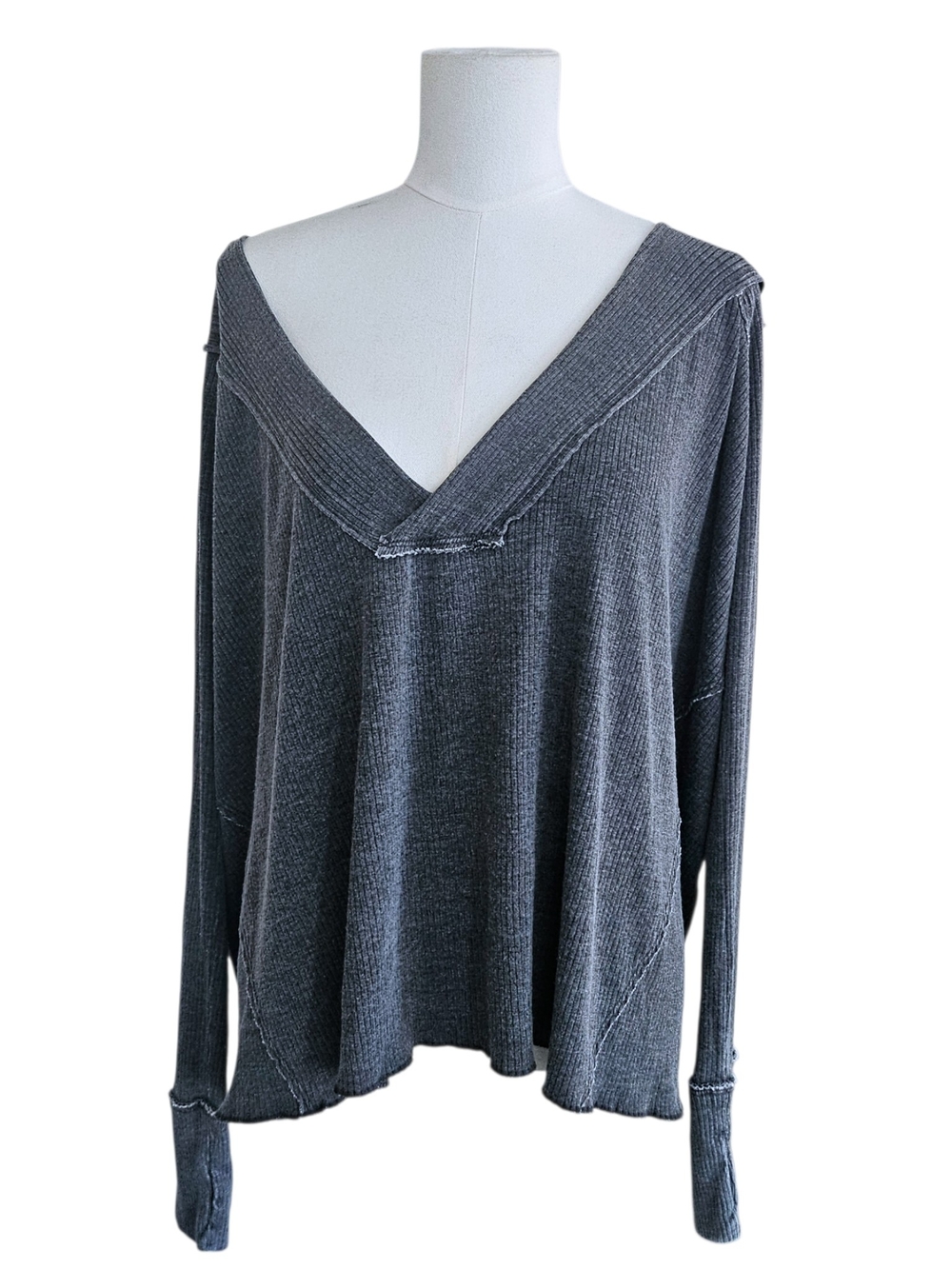 We The Free Charcoal Gray V-Neck Waffle Knit Long Sleeve Top Size M